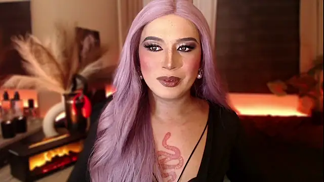 Snapshot of mslilly_croft chatting on February 15, 2026, 2:58 pm mslilly croft online show from February 15, 2026, 2:58 pm