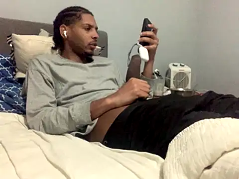 Snapshot of Insurance-03 chatting on December 22, 2025, 6:32 am Insurance-03 online show from December 22, 2025, 6:32 am