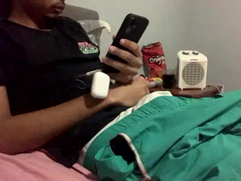 Snapshot of Insurance-03 chatting on January 11, 2026, 11:37 am Insurance-03 online show from January 11, 2026, 11:37 am