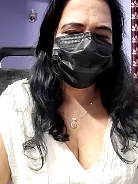 mallu-lover online show from November 1, 2025, 2:02 am