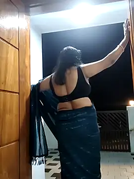 mallu-lover online show from March 4, 2026, 3:18 pm