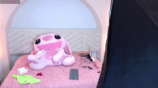 amy miller1 online show from April 14, 2026, 8:04 pm