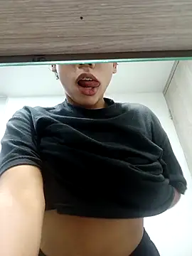 FunJade online show from November 14, 2025, 7:45 pm