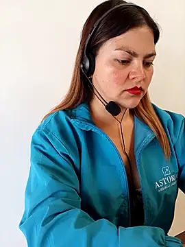 Snapshot of LUCIANA__99 chatting on September 23, 2025, 2:42 pm LUCIANA 99 online show from September 23, 2025, 2:42 pm