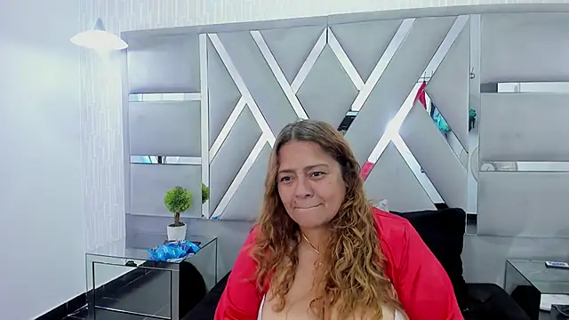 MonzerratBoyer online show from April 7, 2026, 6:52 pm