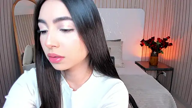 EmelyParker online show from June 18, 2026, 2:12 am