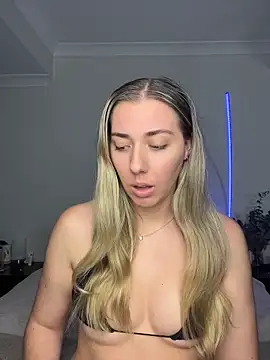 louiseberkeley online show from May 19, 2026, 7:04 am