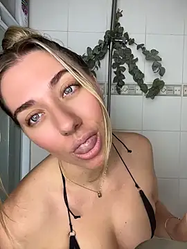 louiseberkeley online show from May 24, 2026, 11:59 am