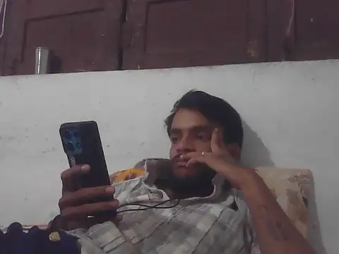 Snapshot of yashuuuu021 chatting on September 25, 2025, 5:38 pm yashuuuu021 online show from September 25, 2025, 5:38 pm