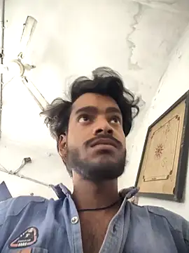 Snapshot of yashuuuu021 chatting on February 16, 2026, 11:39 am yashuuuu021 online show from February 16, 2026, 11:39 am