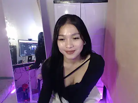 Snapshot of lovely_bunnyy chatting on August 7, 2026, 8:33 pm lovely bunnyy online show from August 7, 2026, 8:33 pm