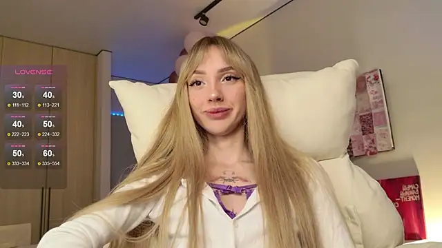 Lunainnk online show from December 1, 2025, 12:26 am