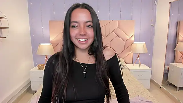 Snapshot of Lara_Rouss_ chatting on September 9, 2025, 2:22 am Lara Rouss online show from September 9, 2025, 2:22 am