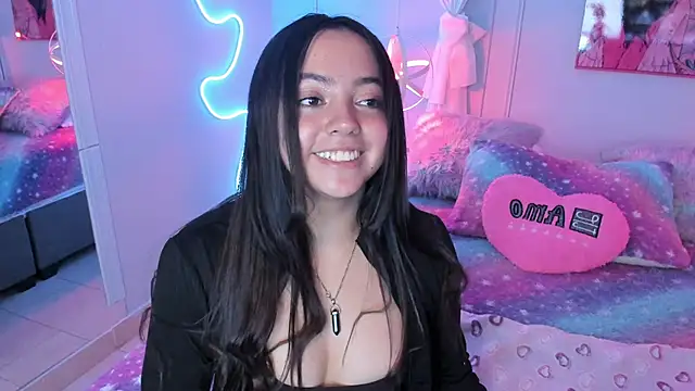 Snapshot of Lara_Rouss_ chatting on September 20, 2025, 4:13 am Lara Rouss online show from September 20, 2025, 4:13 am
