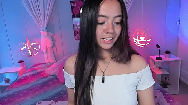 Snapshot of Lara_Rouss_ chatting on September 27, 2025, 1:21 am Lara Rouss online show from September 27, 2025, 1:21 am