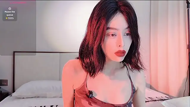 lucy-66 online show from December 17, 2025, 9:04 am