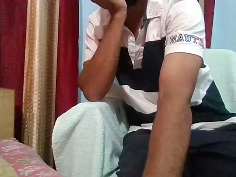 Snapshot of creativecommin chatting on October 13, 2025, 10:37 am creativecommin online show from October 13, 2025, 10:37 am