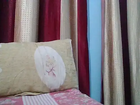 Snapshot of creativecommin chatting on October 27, 2025, 7:07 pm creativecommin online show from October 27, 2025, 7:07 pm