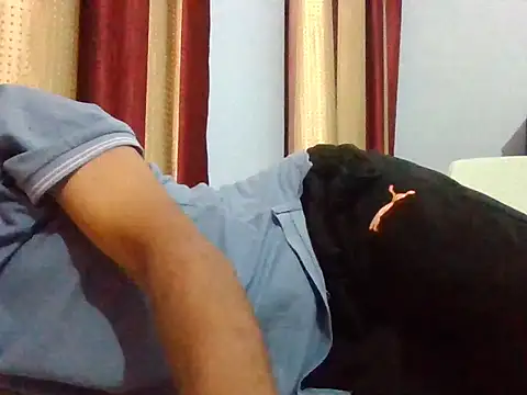 Snapshot of creativecommin chatting on November 8, 2025, 6:51 pm creativecommin online show from November 8, 2025, 6:51 pm