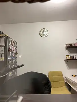 imooLoov online show from November 24, 2025, 7:57 pm