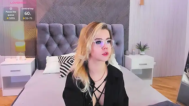 Snapshot of PrincessSlay chatting on October 14, 2025, 5:19 am PrincessSlay online show from October 14, 2025, 5:19 am