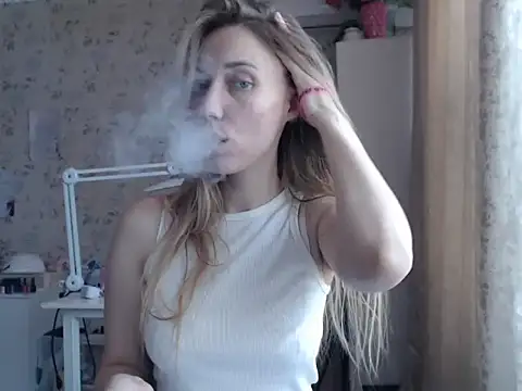 Snapshot of LollaxBunny chatting on March 8, 2026, 8:40 am LollaxBunny online show from March 8, 2026, 8:40 am