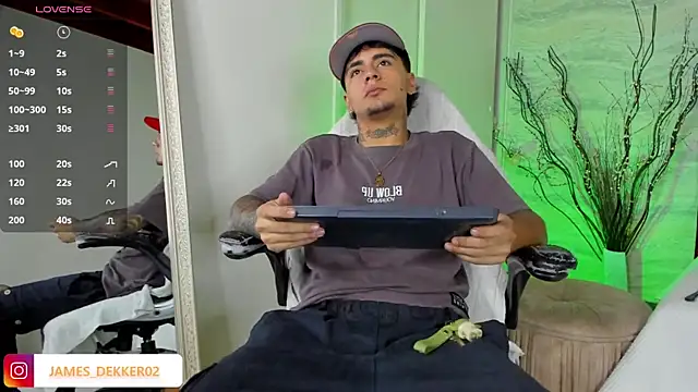 JamesDeker online show from September 9, 2025, 8:30 pm