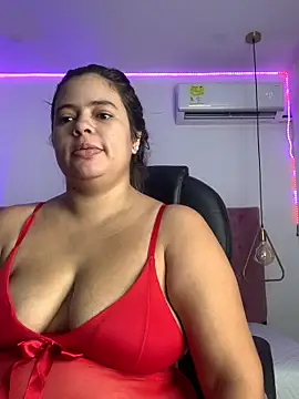 Velveet x online show from November 28, 2025, 11:46 am