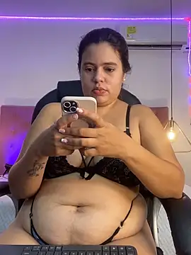 Velveet x online show from December 15, 2025, 11:47 am