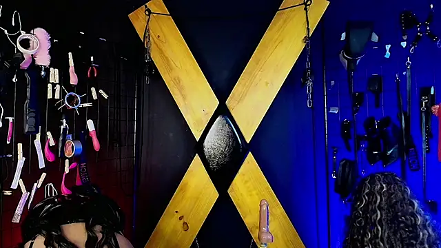 Snapshot of MrEbonybdsm chatting on October 9, 2025, 12:36 pm MrEbonybdsm online show from October 9, 2025, 12:36 pm