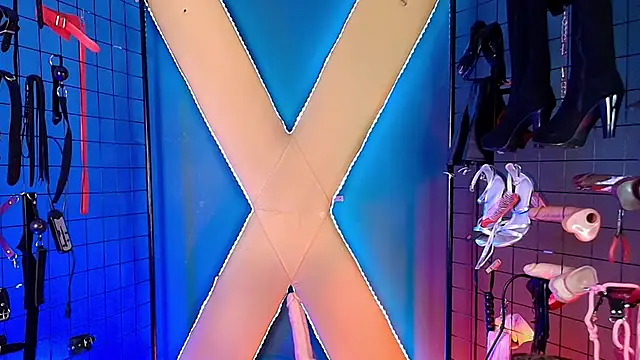 Snapshot of MrEbonybdsm chatting on December 20, 2025, 1:18 pm MrEbonybdsm online show from December 20, 2025, 1:18 pm