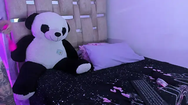 JulianaCarter online show from November 11, 2025, 8:09 pm