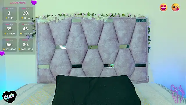 lana and liam  online show from February 10, 2026, 10:08 am