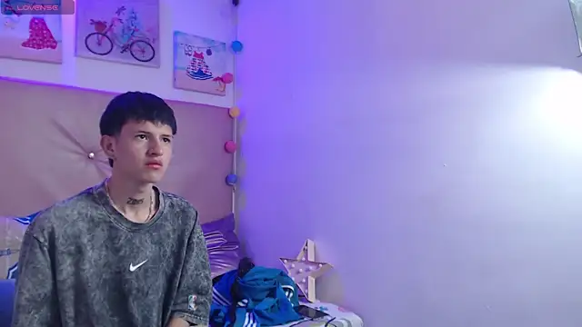 iam lukas   online show from December 16, 2025, 4:34 pm