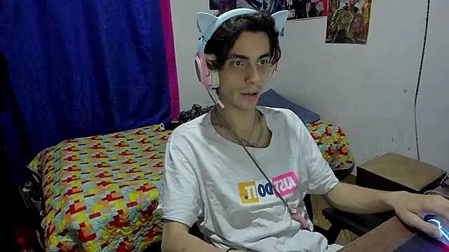 Snapshot of golden_ryyan chatting on February 10, 2026, 6:23 pm golden ryyan online show from February 10, 2026, 6:23 pm