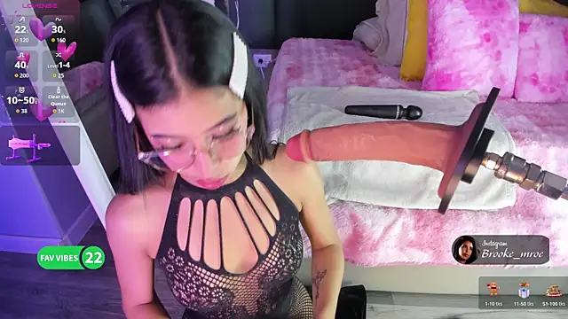 Snapshot of Brooke_monroe chatting on December 2, 2025, 4:35 pm Brooke monroe online show from December 2, 2025, 4:35 pm