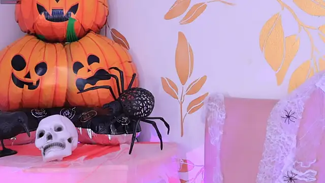 Ginevra esposito online show from October 31, 2025, 1:34 pm