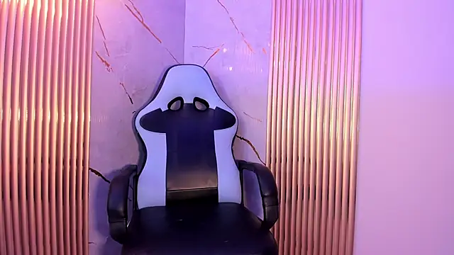 Ivone Rose  online show from November 5, 2025, 12:27 pm