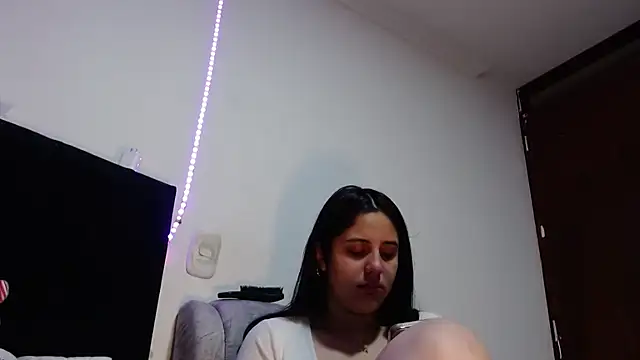 Snapshot of Electraweb_09 chatting on October 16, 2025, 1:12 pm Electraweb 09 online show from October 16, 2025, 1:12 pm