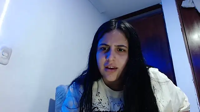 Snapshot of Electraweb_09 chatting on October 17, 2025, 8:22 pm Electraweb 09 online show from October 17, 2025, 8:22 pm