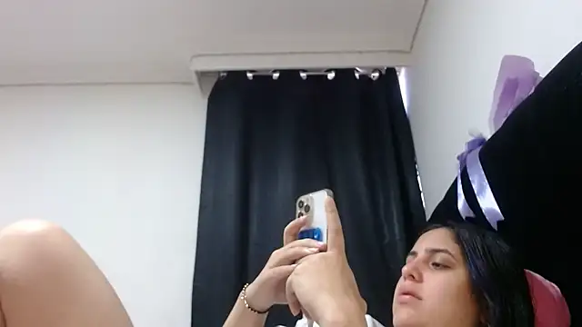 Snapshot of Electraweb_09 chatting on November 7, 2025, 12:16 pm Electraweb 09 online show from November 7, 2025, 12:16 pm