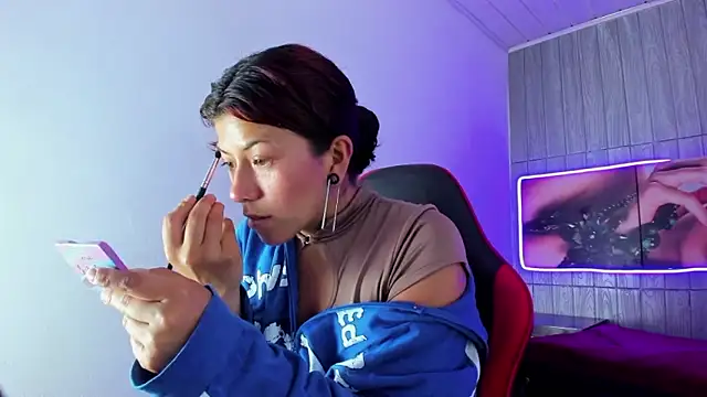 Raven Rouge  online show from January 16, 2026, 7:51 pm