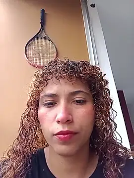 Vikyvoyeur online show from November 9, 2025, 6:17 pm