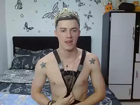 Snapshot of Ken_bigcock77 chatting on February 18, 2026, 12:28 am Ken bigcock77 online show from February 18, 2026, 12:28 am