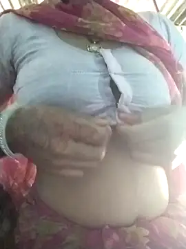 Snapshot of Hot-qwer chatting on February 14, 2026, 4:42 am Hot-qwer online show from February 14, 2026, 4:42 am