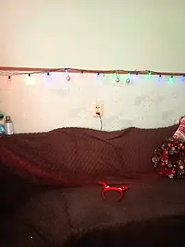 Snapshot of XHelenaX90 chatting on December 22, 2025, 10:01 am XHelenaX90 online show from December 22, 2025, 10:01 am