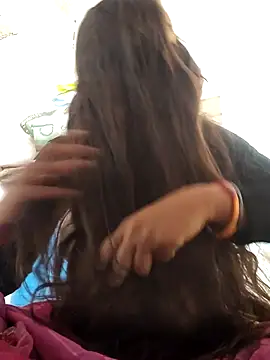 Hot-ilaiy online show from November 25, 2025, 4:12 am