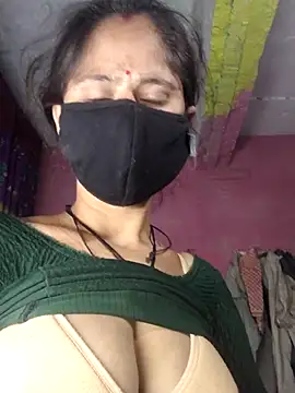 Hot-ilaiy online show from December 1, 2025, 10:37 pm