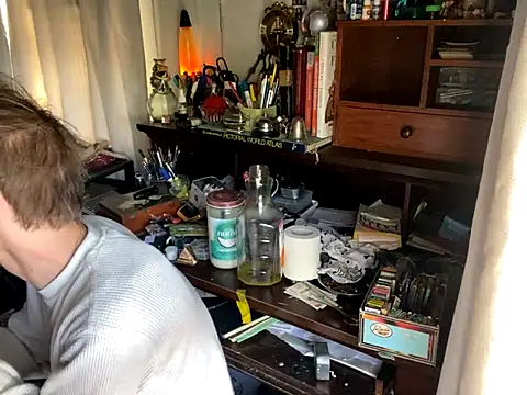 XanderOzzz online show from October 16, 2025, 4:52 pm