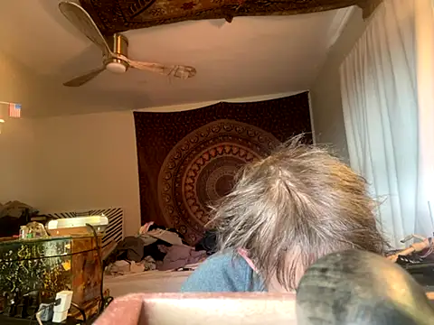 XanderOzzz online show from November 8, 2025, 5:23 pm